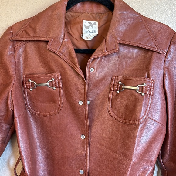 VINTAGE Brown Faux Leather Belted Shirt Jacket Size SMALL MEDIUM Pearl Snap 70s - Picture 4 of 17
